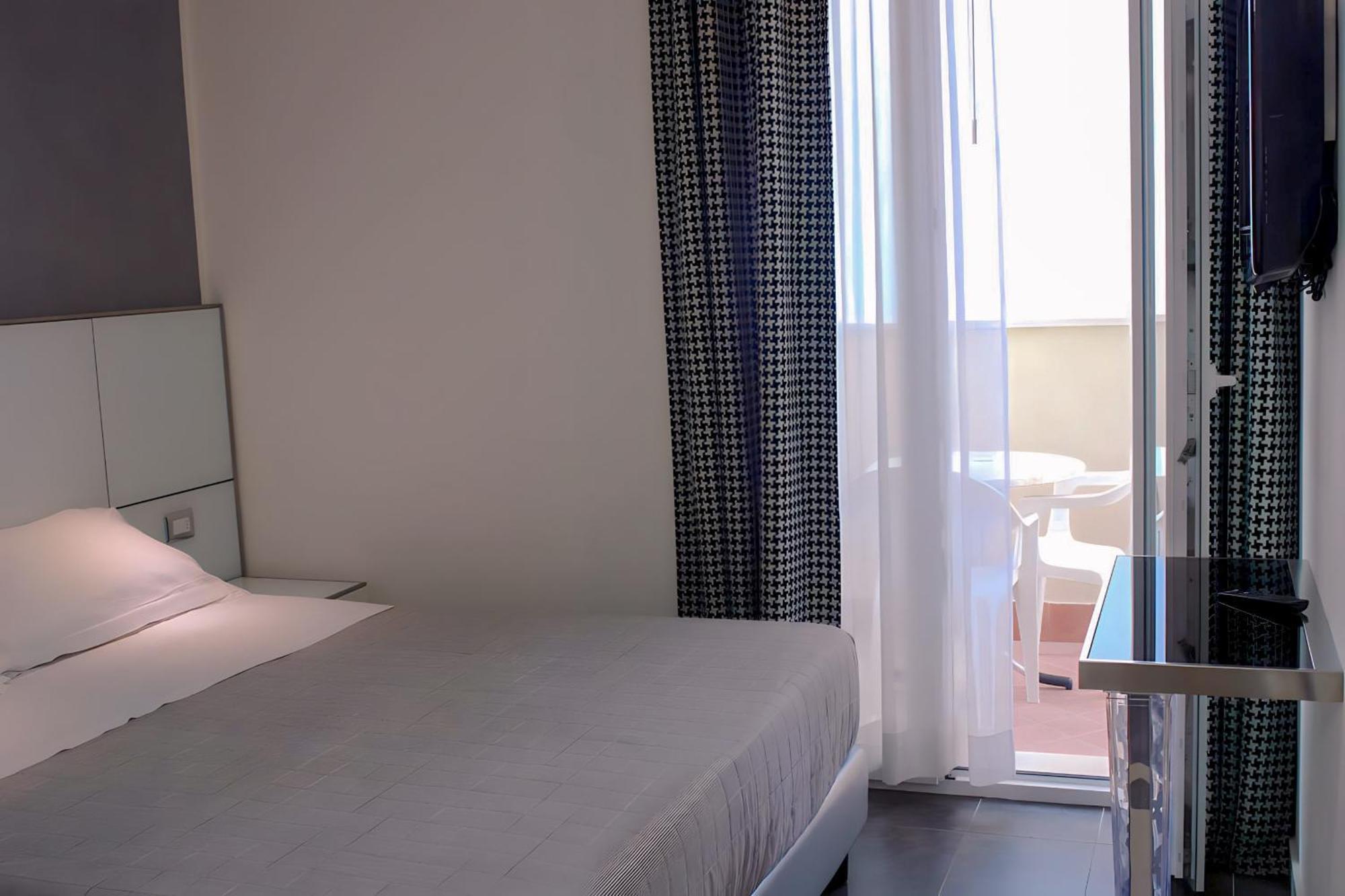 Atmosphere Suite Hotel Римини Экстерьер фото